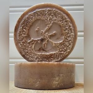 Sandalwood & Amber Goats Milk Loofah Soap